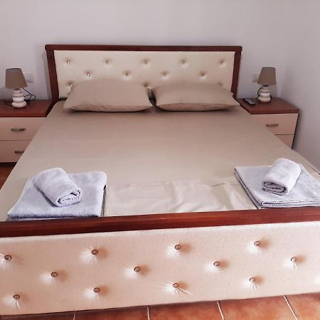 Guesthouse Cathrine Dhermi Exterior photo