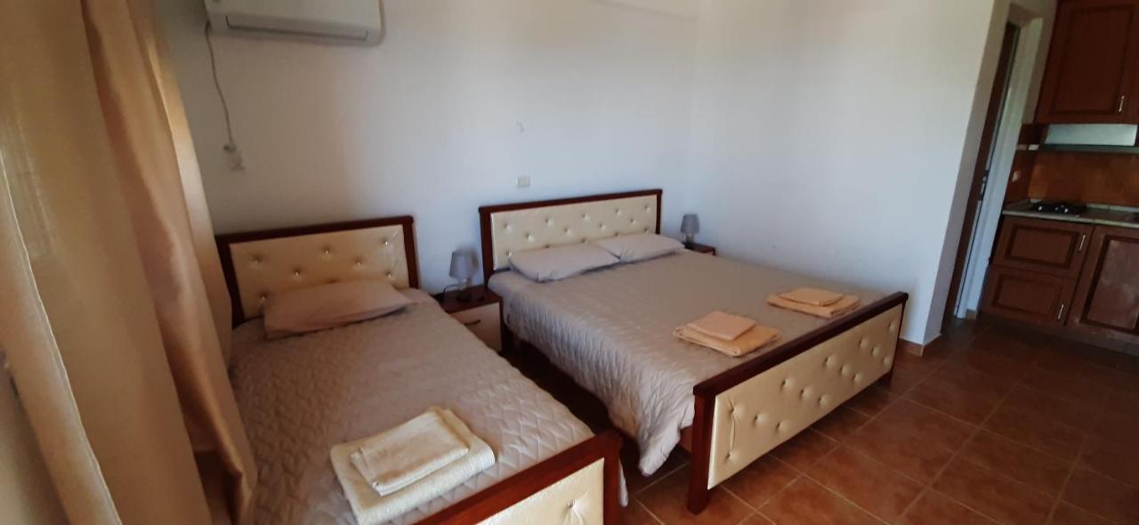 Guesthouse Cathrine Dhermi Exterior photo