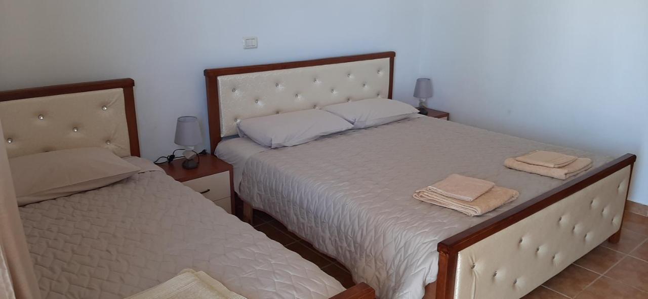 Guesthouse Cathrine Dhermi Exterior photo