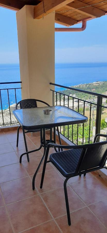 Guesthouse Cathrine Dhermi Exterior photo
