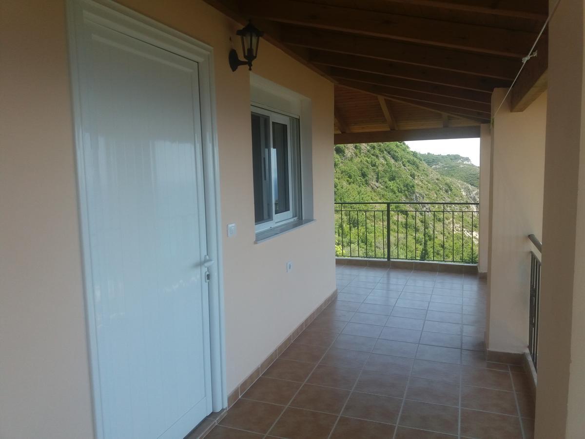 Guesthouse Cathrine Dhermi Exterior photo