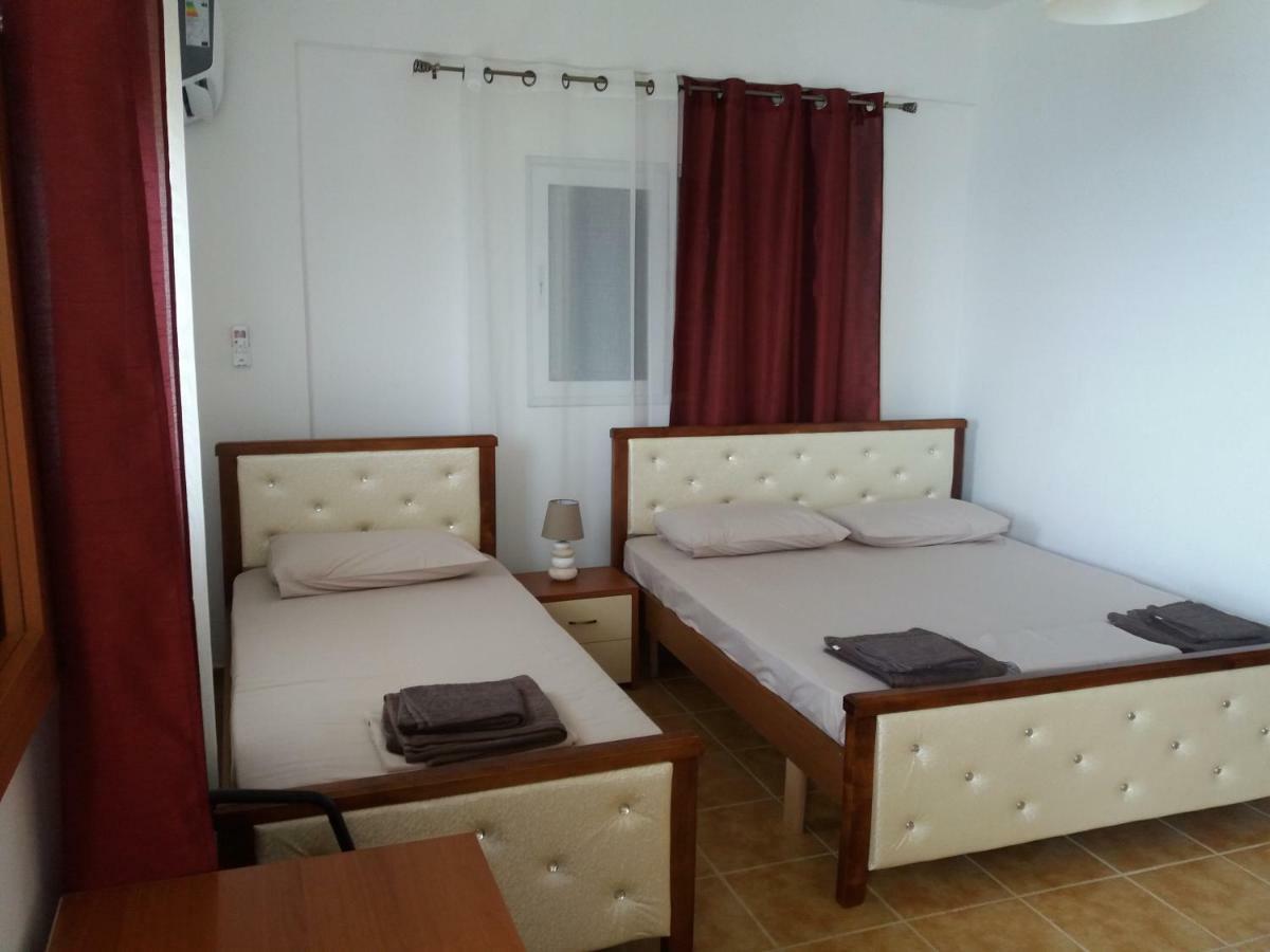 Guesthouse Cathrine Dhermi Exterior photo